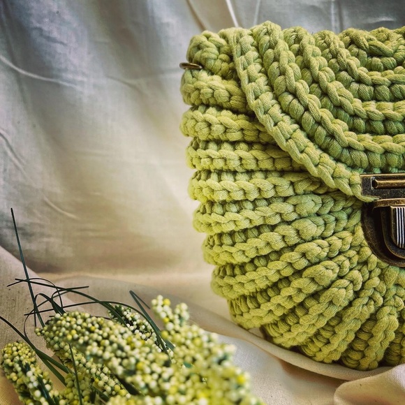 CROCHET SLING BAG - Picture 6 of 6